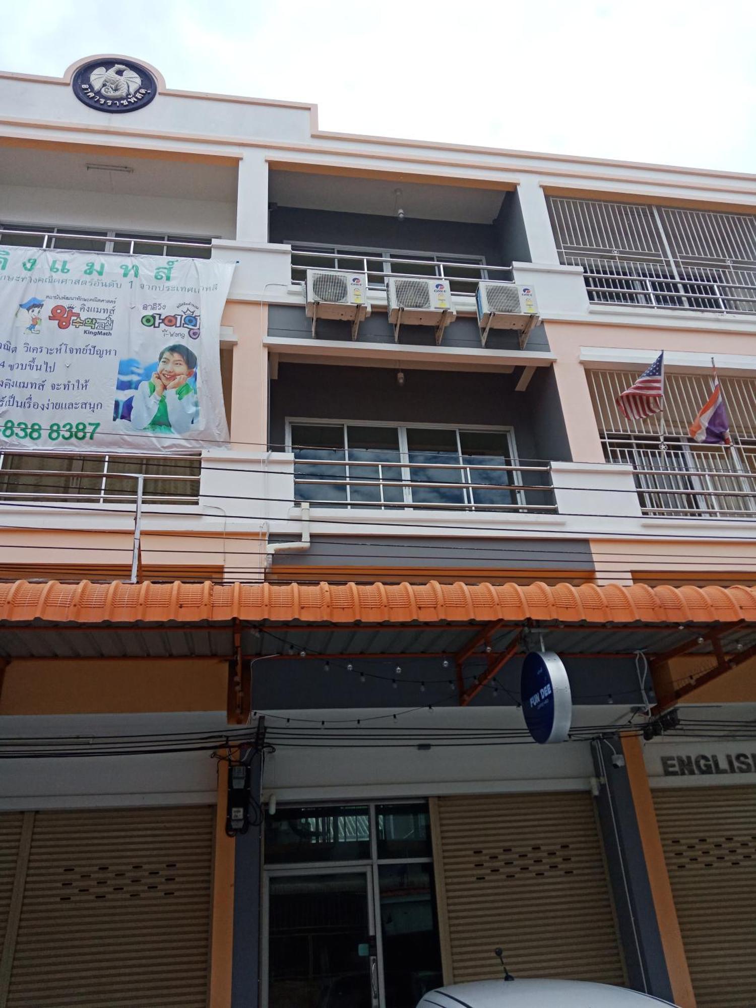 Fun Dee Hostel Ayutthaya Buitenkant foto