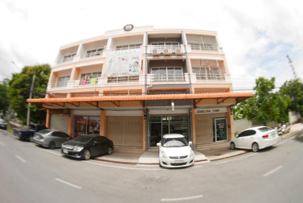 Fun Dee Hostel Ayutthaya Buitenkant foto