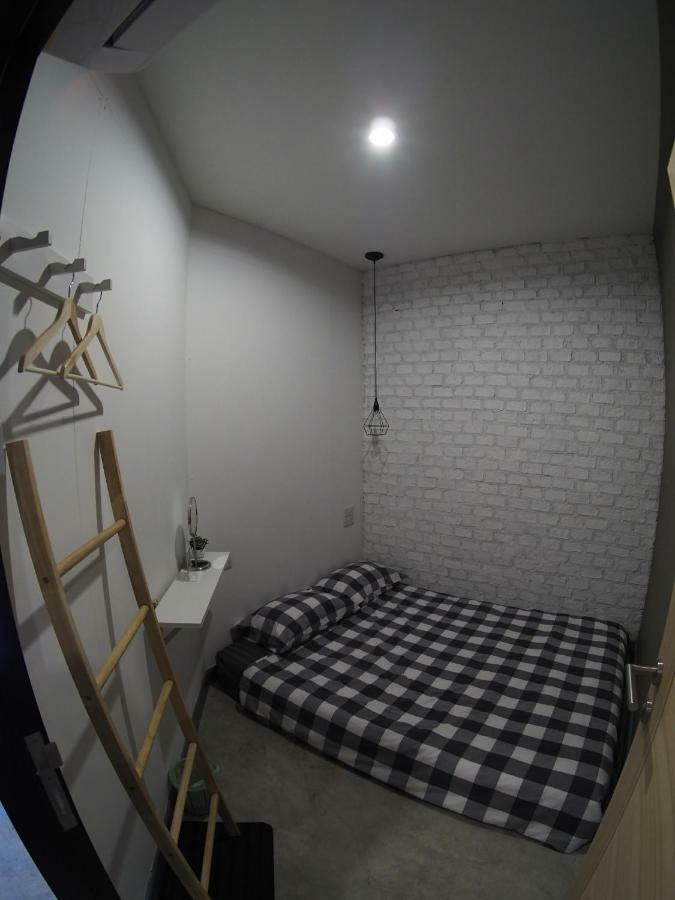 Fun Dee Hostel Ayutthaya Buitenkant foto