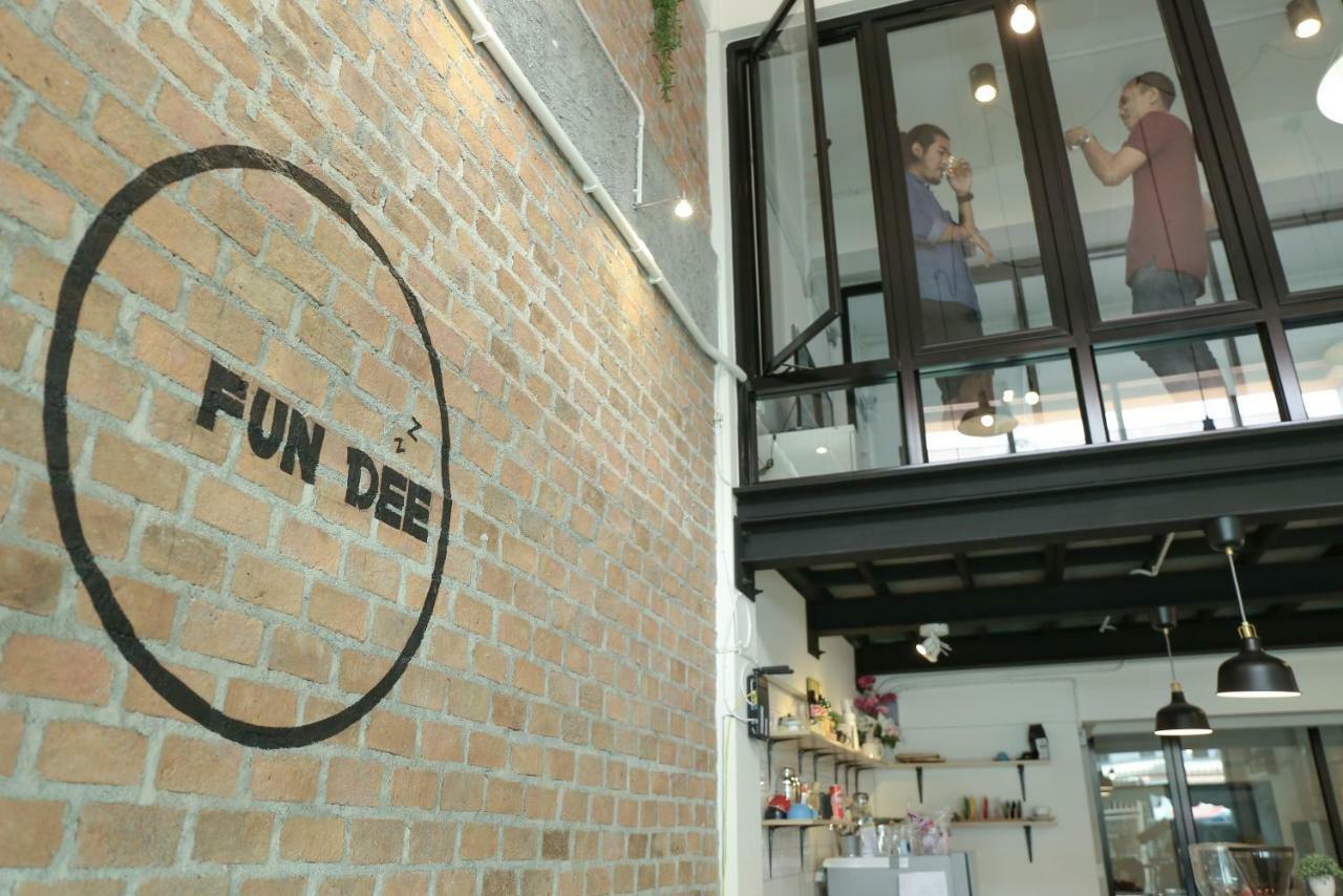 Fun Dee Hostel Ayutthaya Buitenkant foto